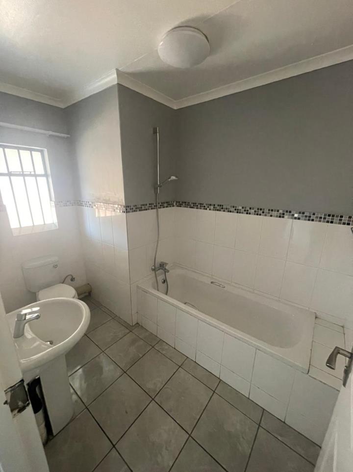 2 Bedroom Property for Sale in Die Bult Western Cape